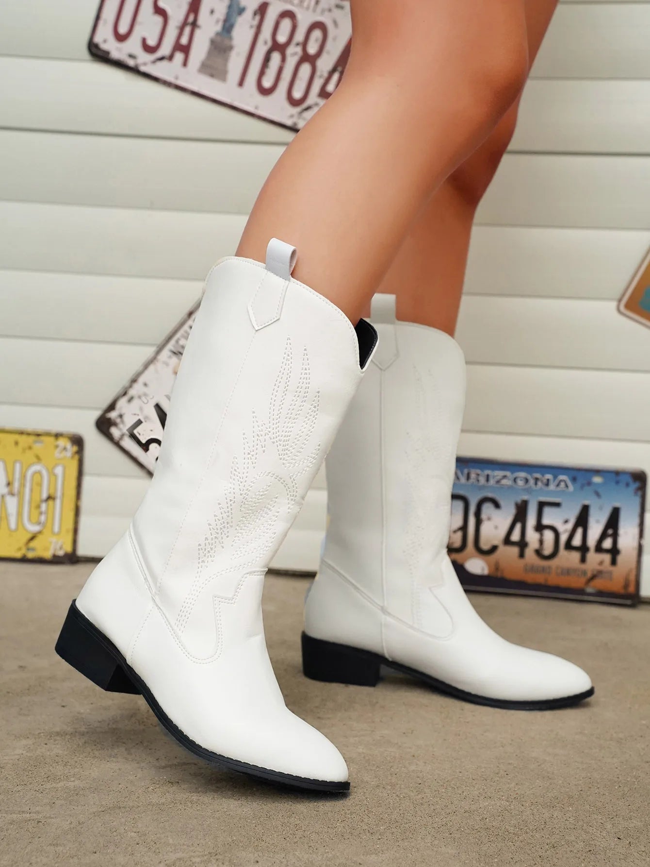 Mid-Calf Women’s Western Cowboy Boots Pointed Toe Retro Fashion