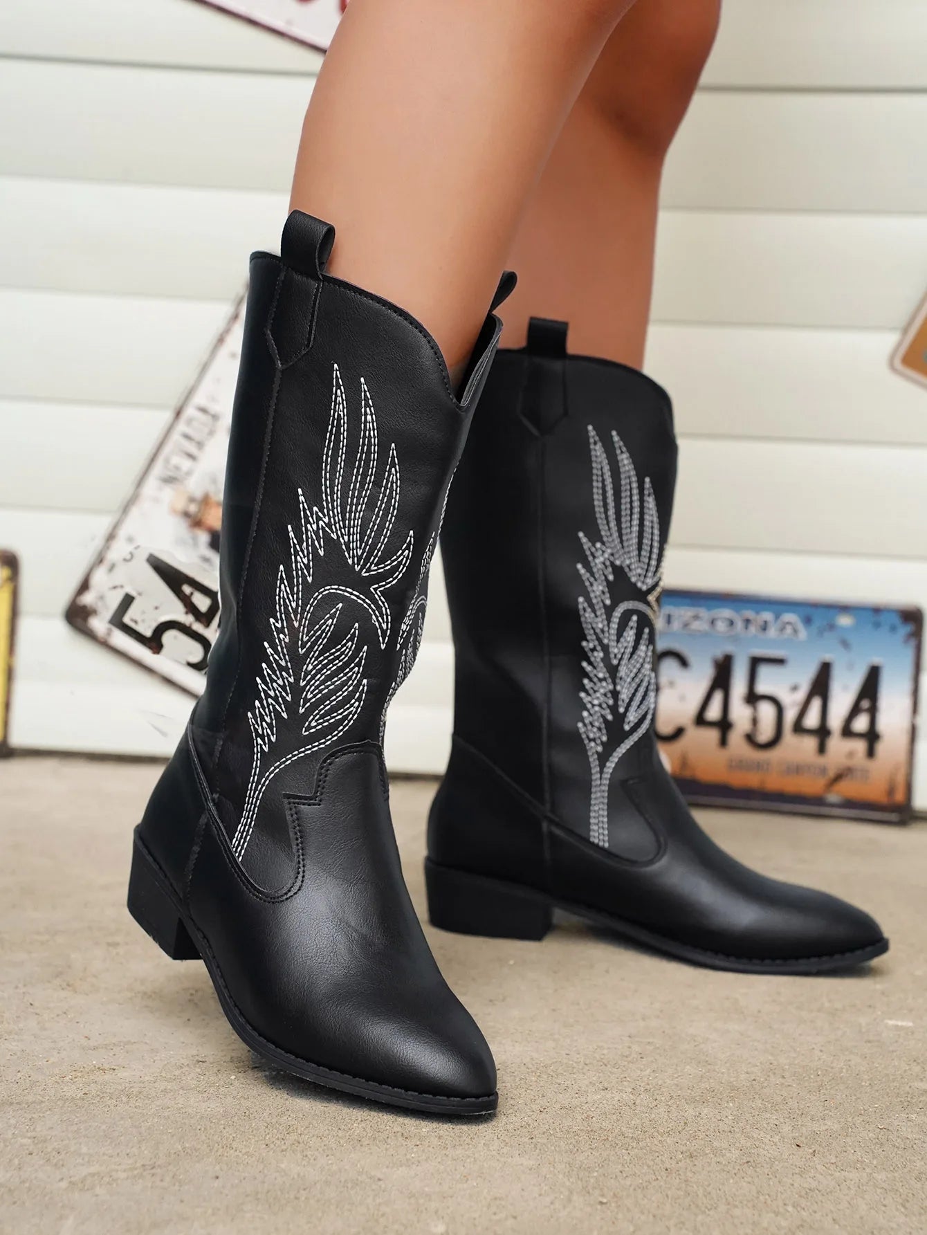 Mid-Calf Women’s Western Cowboy Boots Pointed Toe Retro Fashion